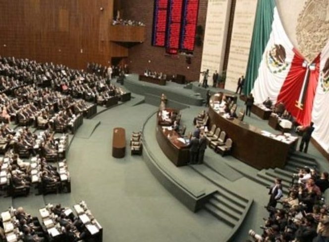 Diputados de PRD y PRI proponen aumento salarial en todo el país