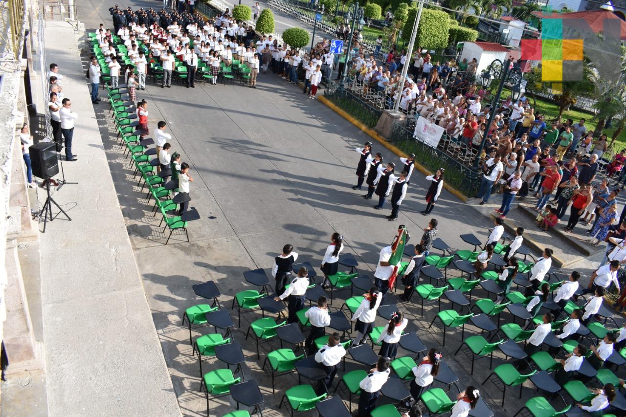 Entregan mobiliario a escuelas de Tlapacoyan