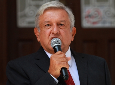 López Obrador y titular del Banco de México analizan agenda de trabajo