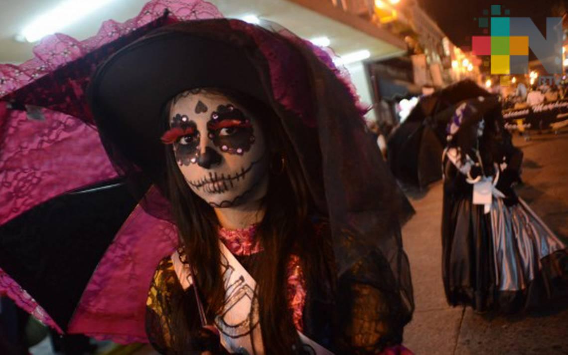 Vendedores de disfraces esperan un repunte en sus ventas por Día de Muertos