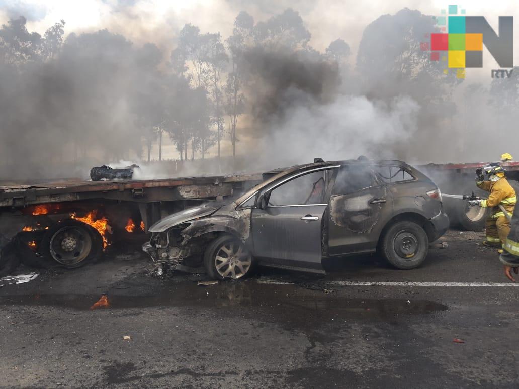 Carambola entre cinco vehículos deja como saldo dos muertos en la autopista Puebla – Orizaba