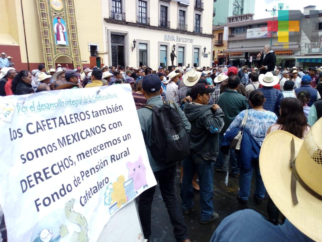 Cafeticultores cierran sucursales bancarias para pedir mejorar el precio del aromático