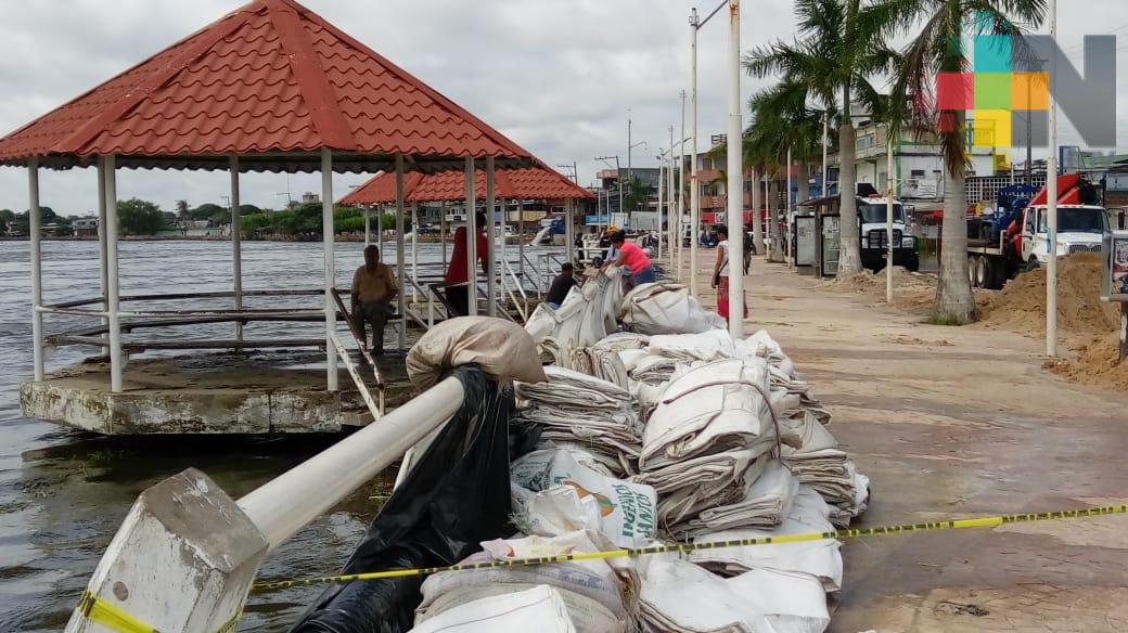 Esperan peritaje para zona riesgosa de malecón de Minatitlán
