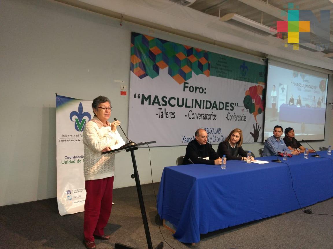 Especialistas comparten reflexiones sobre masculinidades y feminidades en la USBI Xalapa