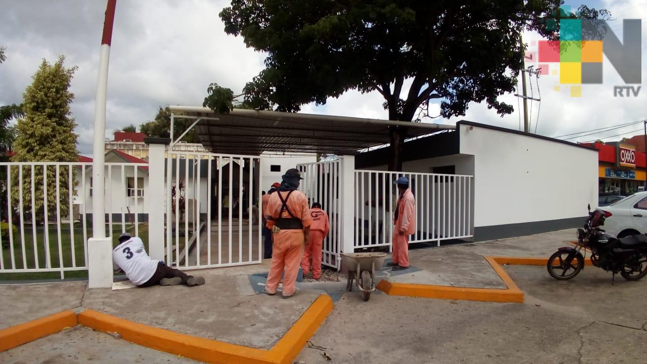 Avanza remodelación de Centro de Salud de Minatitlán