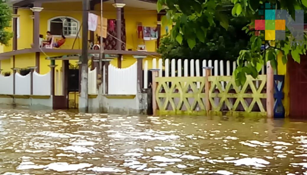 Alrededor de 800 familias damnificadas en Capoacán por inundaciones