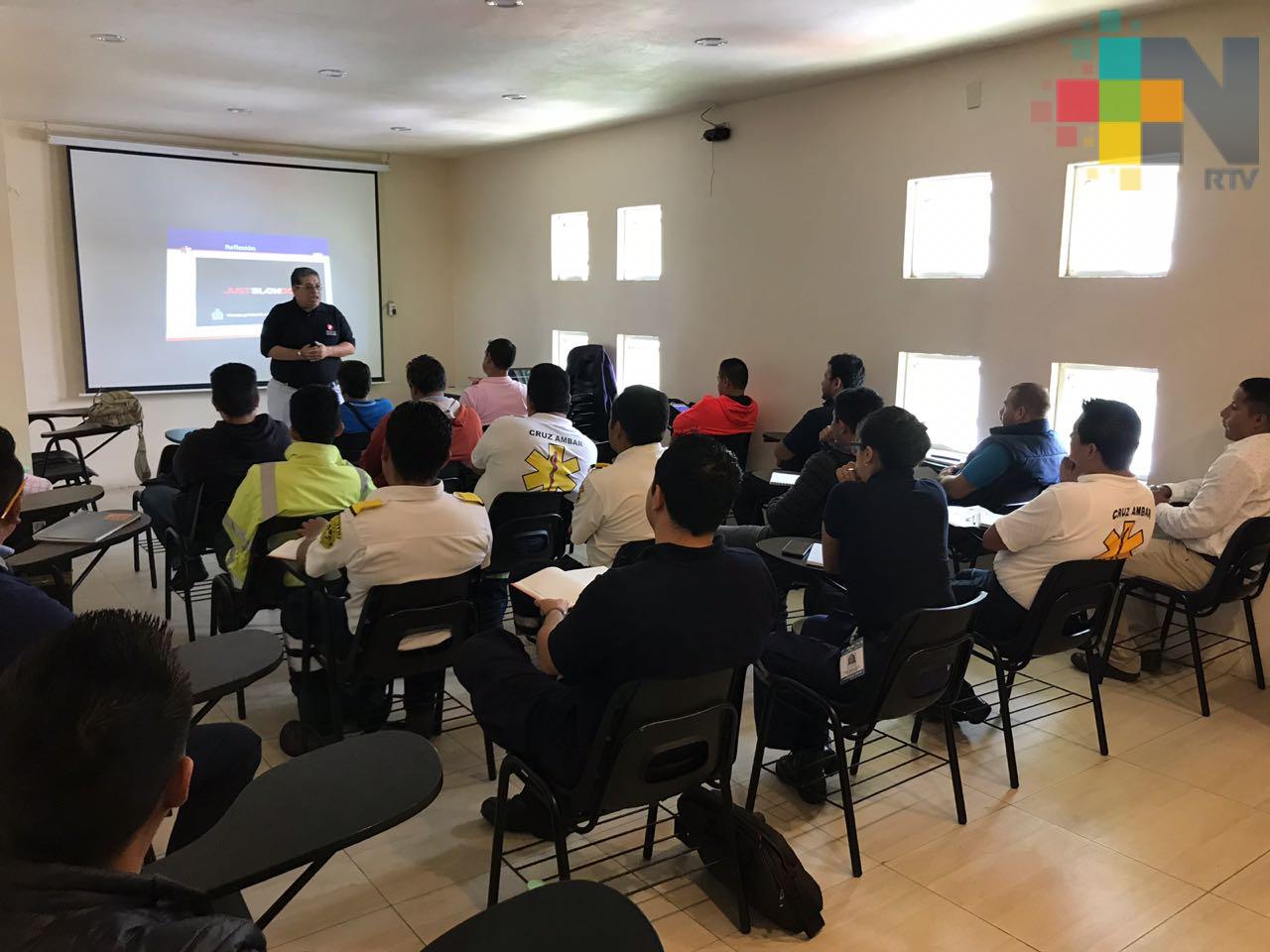 Capacitan a operadores de ambulancias en Fortín