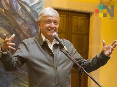 Polémica sobre aeropuerto permite participación popular: López Obrador
