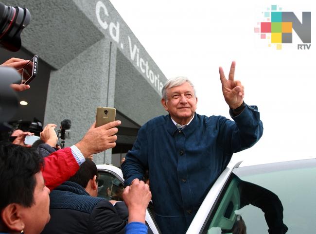 Emplear en México a inmigrantes centroamericanos, plantea López Obrador