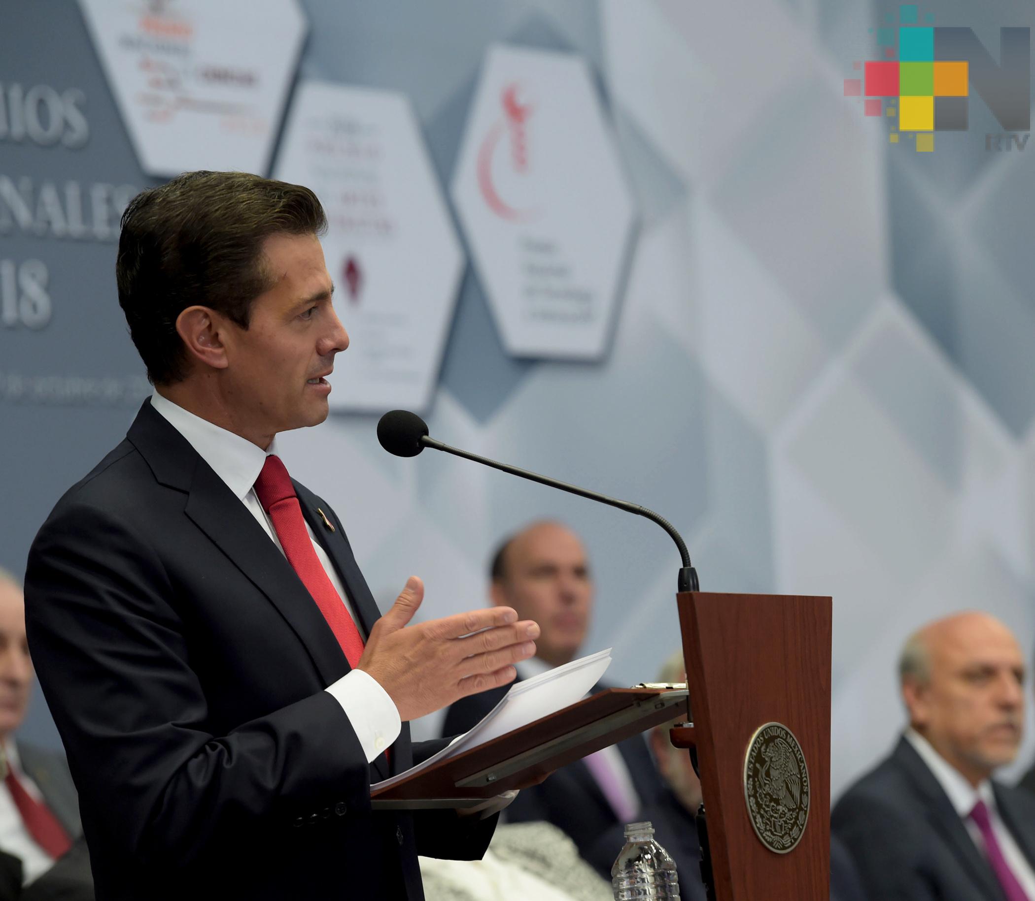 Nuevo gobierno deberá pagar compromisos si cancela aeropuerto en Texcoco Peña Nieto