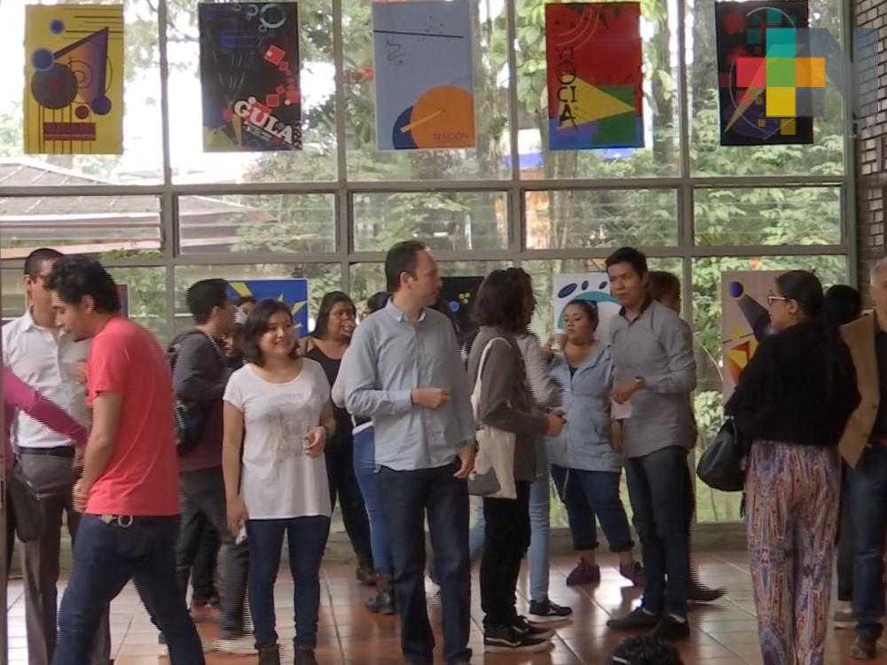 Inauguran exposición pictórica por semana de la Sociología