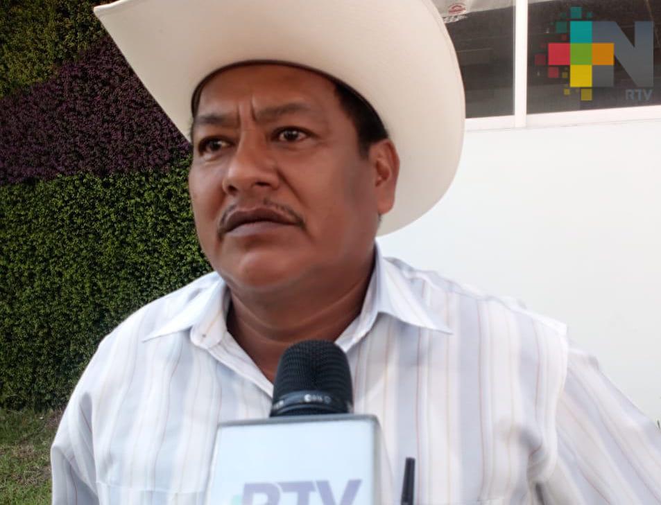 Caminos averiados mantienen incomunicada la cabecera municipal de Hidalgotitlán