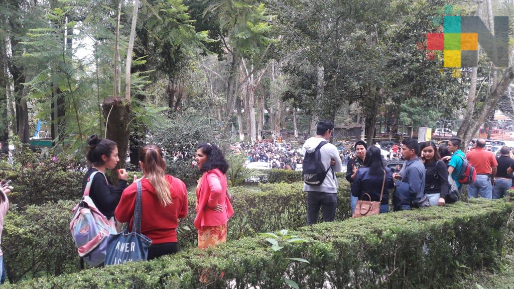 Evacuan edificios de la UV y Gobierno tras sismo registrado en Chiapas