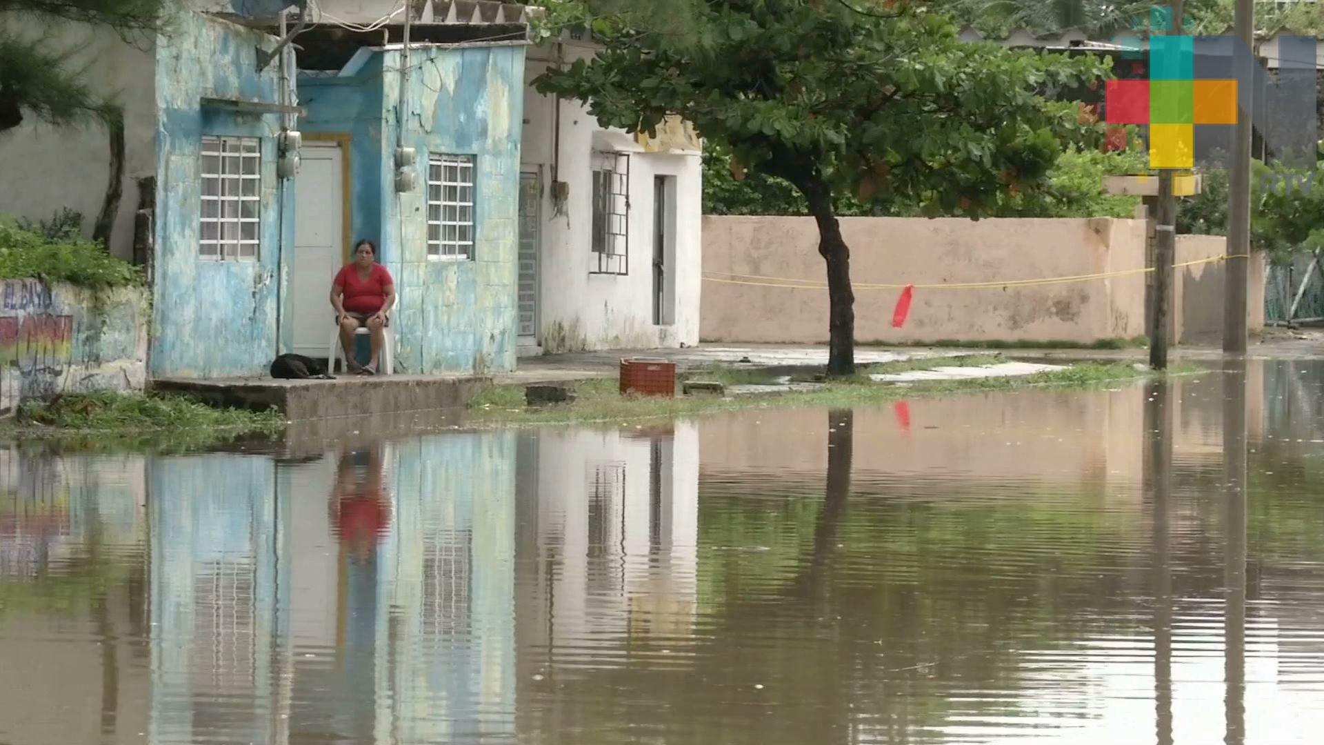 Inundaciones afectaron a familias de Antón Lizardo