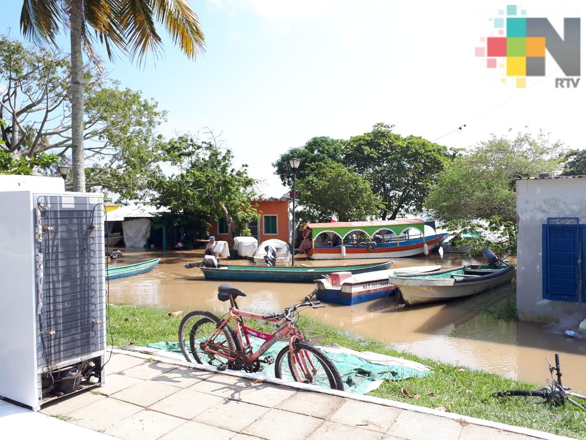 Sigue en aumento nivel del río Tlacotalpan