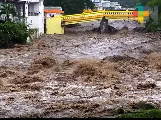 Daños en dos puentes y 18 comunidades afectadas en el municipio de Santiago Tuxtla