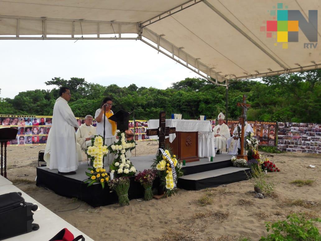 Celebran misa en Colinas de Santa Fe