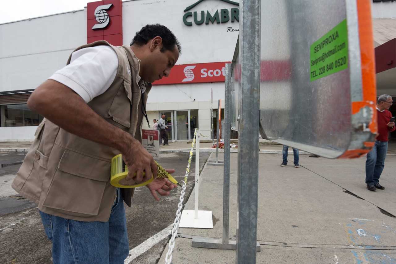 Se retira acordonamiento en un área del estacionamiento de Plaza Ánimas