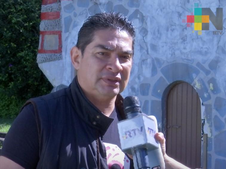 Invitan a tomarse foto de recuerdo en el castillo del jardín de niños anexo a la Normal Veracruzana