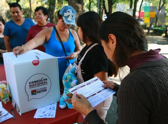 Concluye primer día de consulta sobre aeropuerto en la capital del país