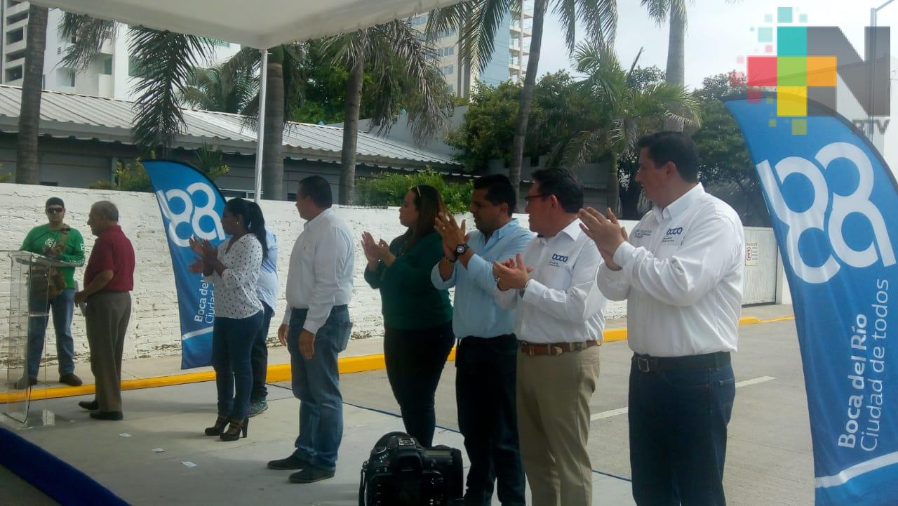 Alcalde inaugura pavimentación en colonia Playa Hermosa de Boca del Río
