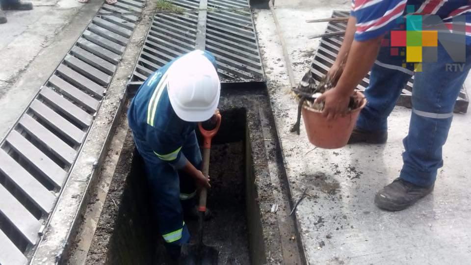 Mantiene HidroSistema de Córdoba limpieza de alcantarillas y drenajes para evitar inundaciones