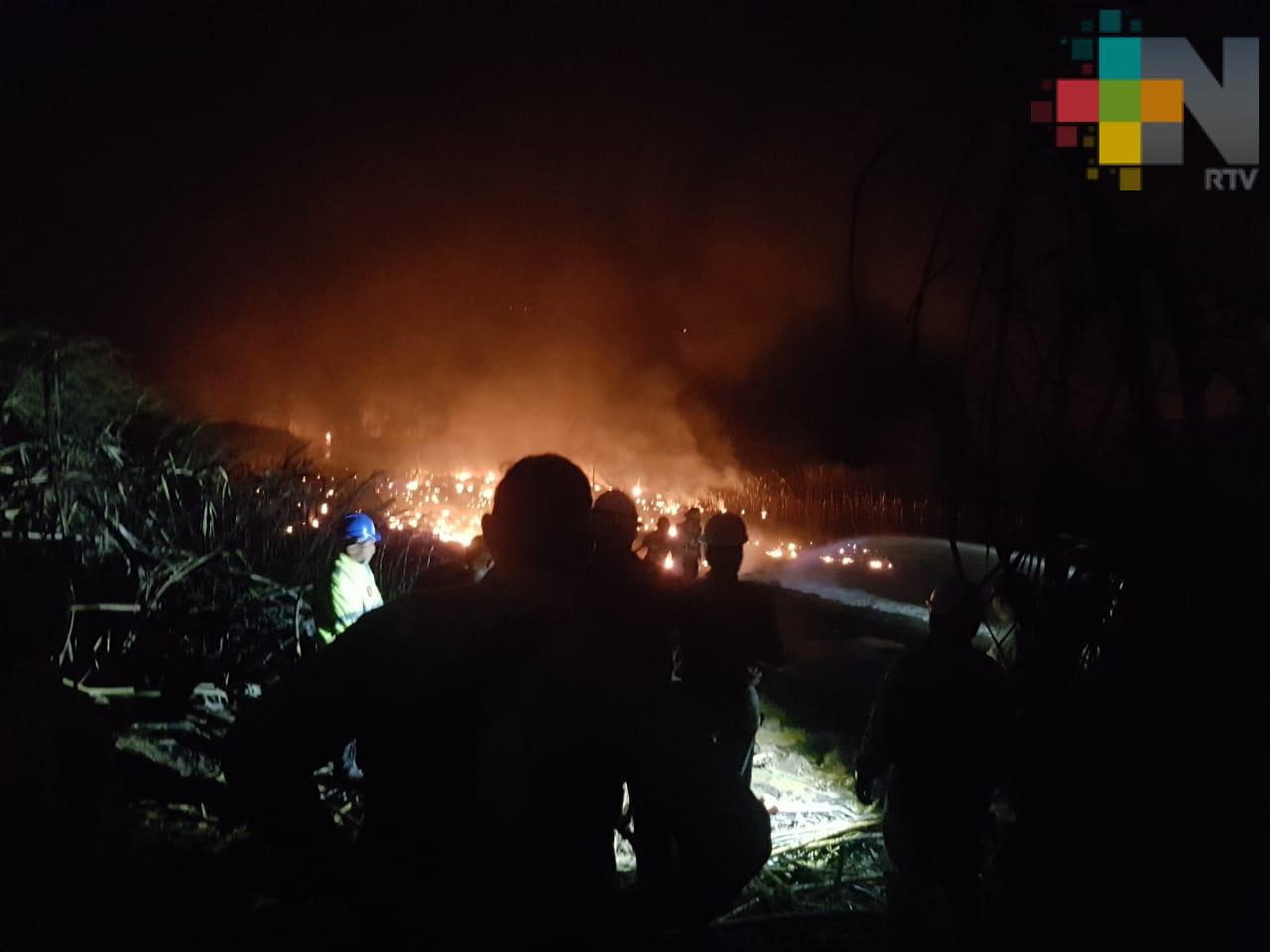 Una persona muerta y 6 heridos tras incendio en ductos de Pemex en Amatlán de los Reyes