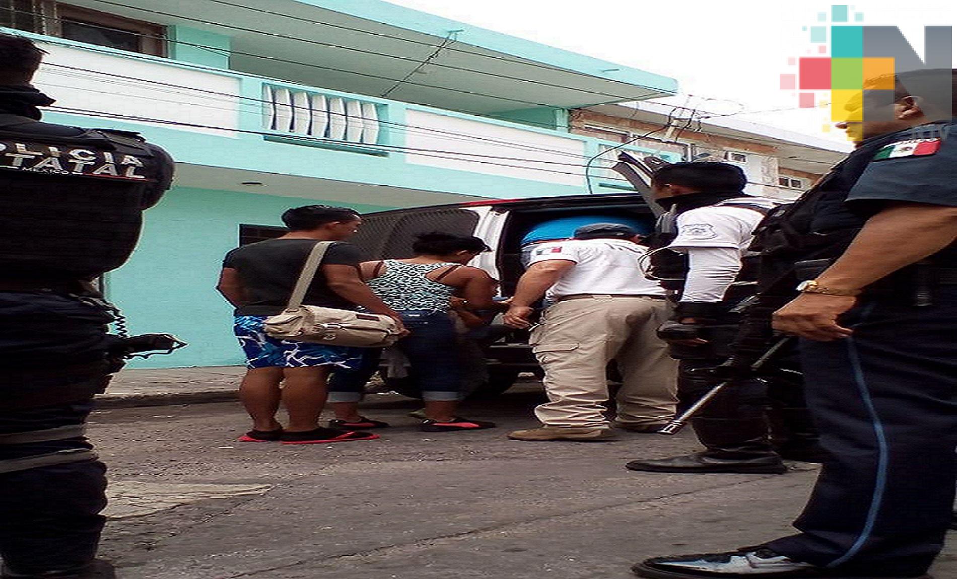 Encuentran migrantes en hotel del puerto de Veracruz