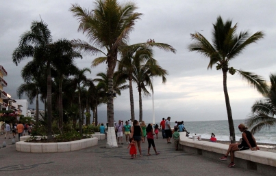 Inicia evacuación en zona hotelera de Puerto Vallarta por huracán Willa