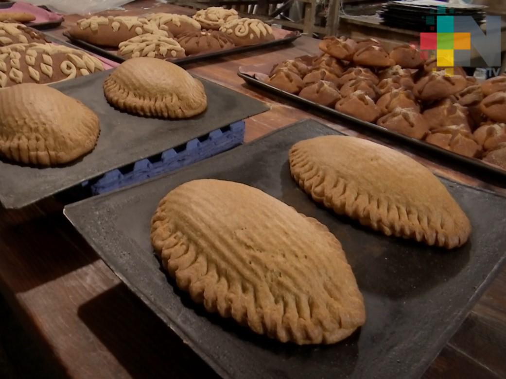 La elaboración de pan de muerto en Veracruz sigue siendo una tradición