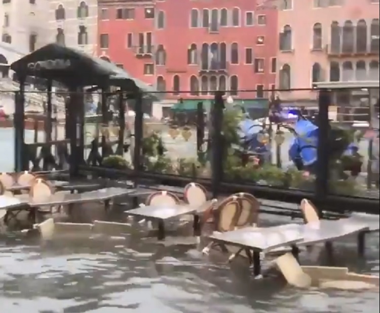 Mal tiempo deja al menos 10 muertos en Italia