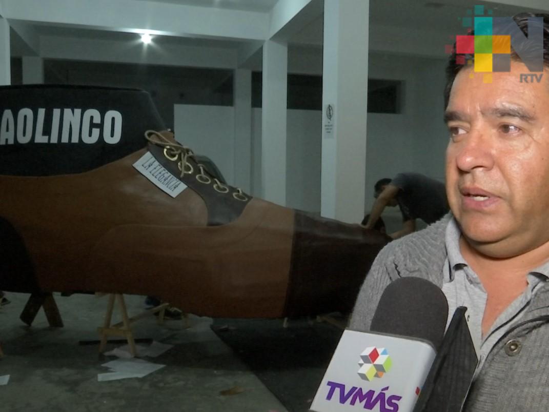 Zapateros de Naolinco celebran a San Crispín con muestra artesanal