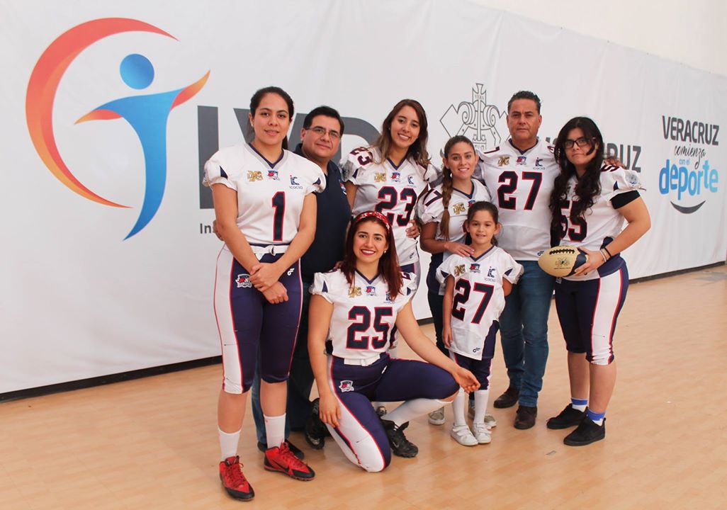 Respalda IVD a Rangers, equipo femenil de fútbol americano