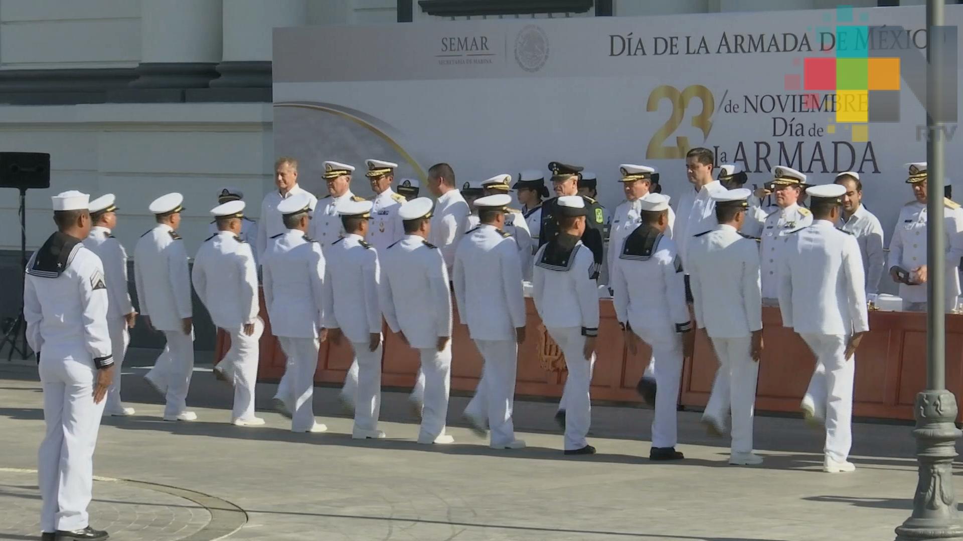 Condecoran a 35 navales en el puerto de Veracruz