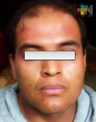 Vinculado a proceso por posesión de metanfetaminas y contra la seguridad de vehículos, en Córdoba