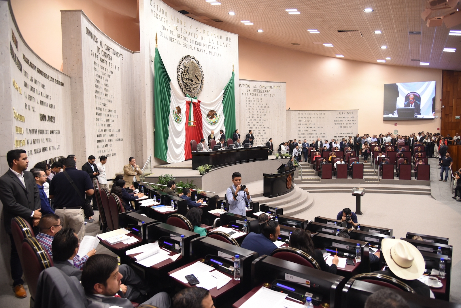 Bancada de Morena niega negociación con Arquidiócesis de Xalapa