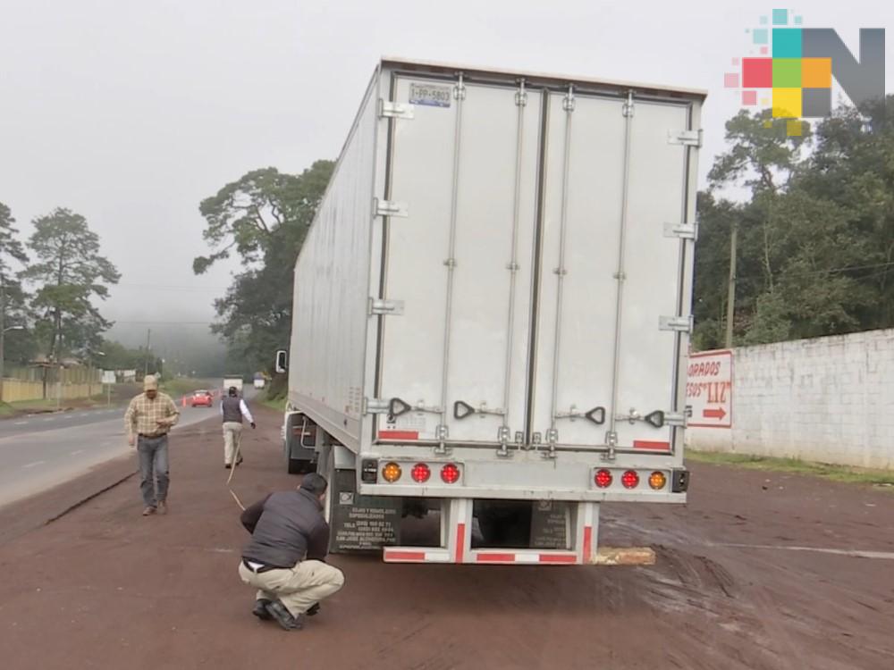 En La Joya instalan puesto móvil para supervisar camiones de carga