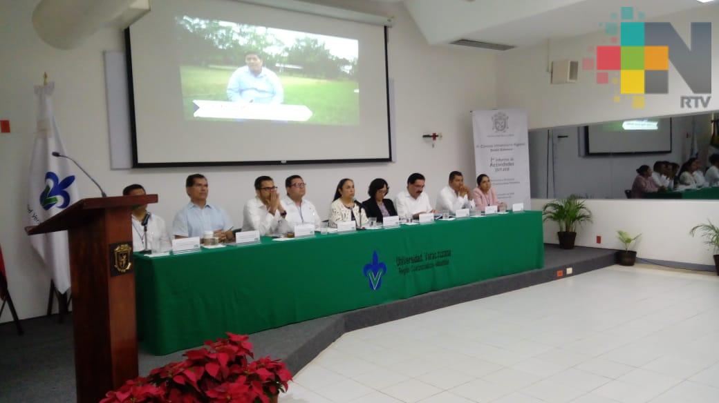 Da vicerrector de la UV primer informe de actividades en Coatzacoalcos