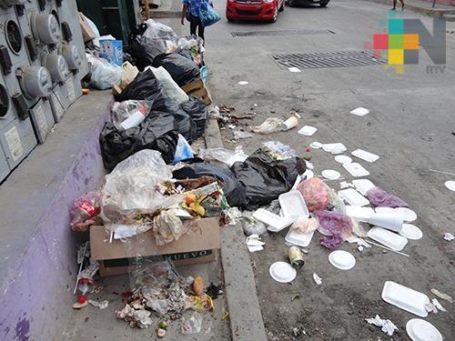 Autoridades municipales toman medidas para evitar basura en calles de Tuxpan