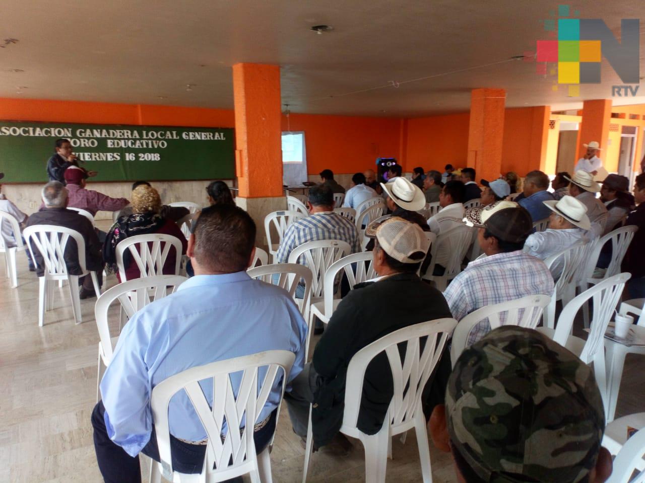 Capacitan a ganaderos del sur de Veracruz para prevenir enfermedades en los animales