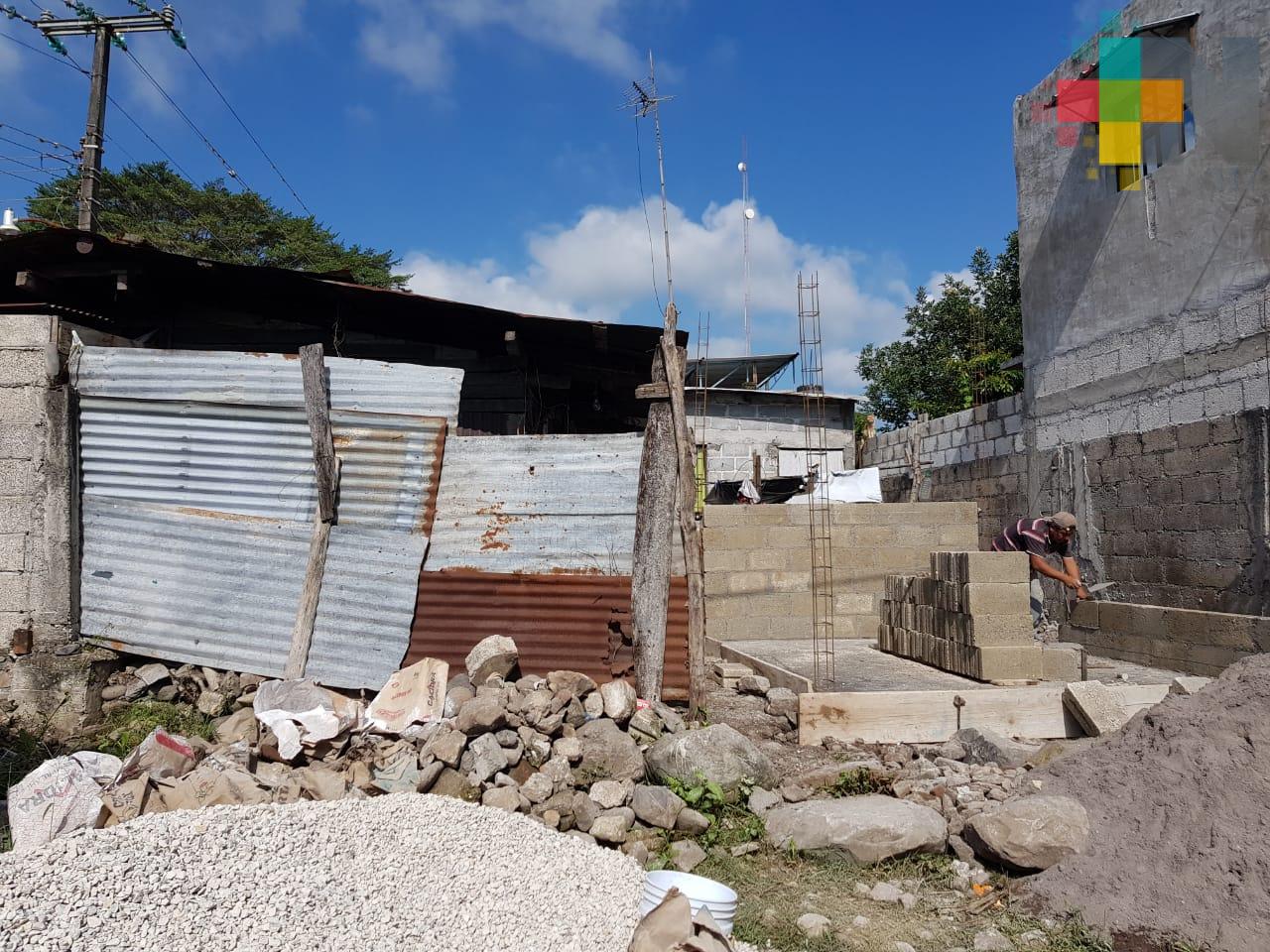 Avanza construcción de cuartos dormitorios en el municipio de Yanga