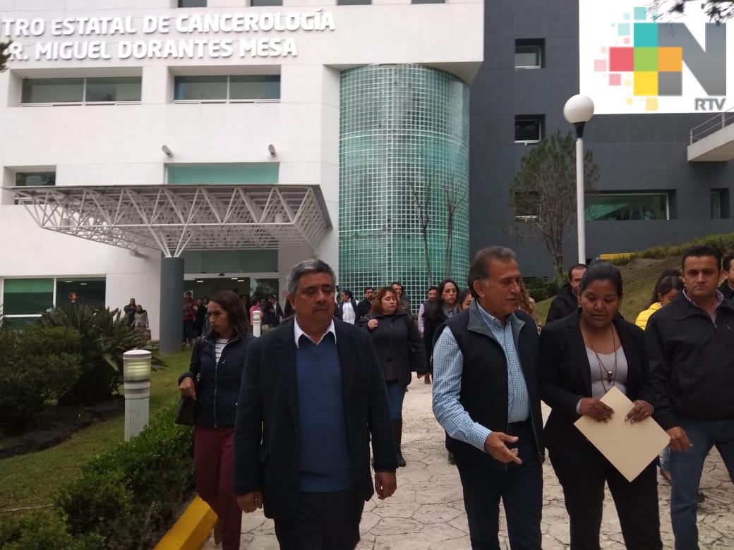 Gobernador Yunes entrega obras por 130 mdp al Centro Estatal de Cancerología