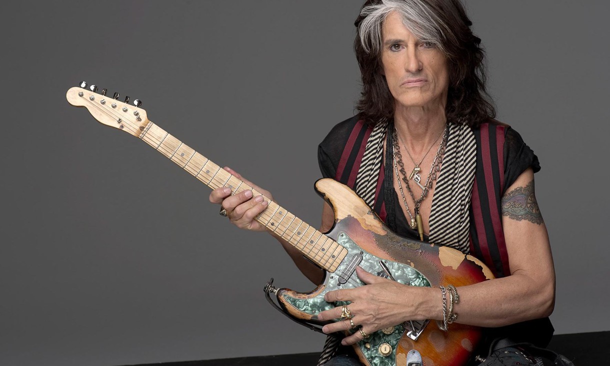 Hospitalizan Joe Perry guitarrista de Aerosmith