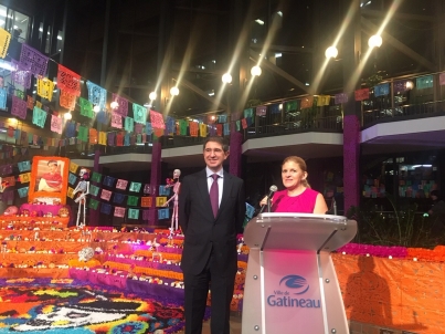 Quebec honra memoria de Chavela Vargas y Frida Kahlo en sendas ofrendas