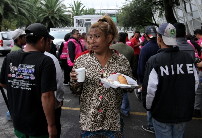 Sin contratiempos arriba caravana de migrantes a la Magdalena Mixhuca