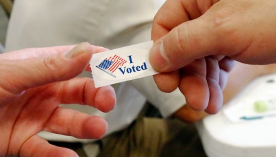 Demócratas mantienen ventaja a un día de las elecciones en EUA