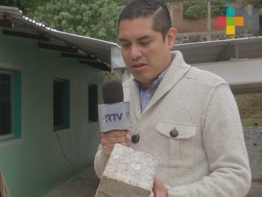 Elaboran un aula ecológica con ladrillos elaborados de basura