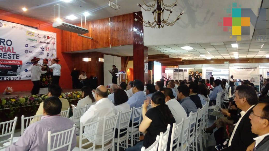 Realizan foro industrial en Minatitlán