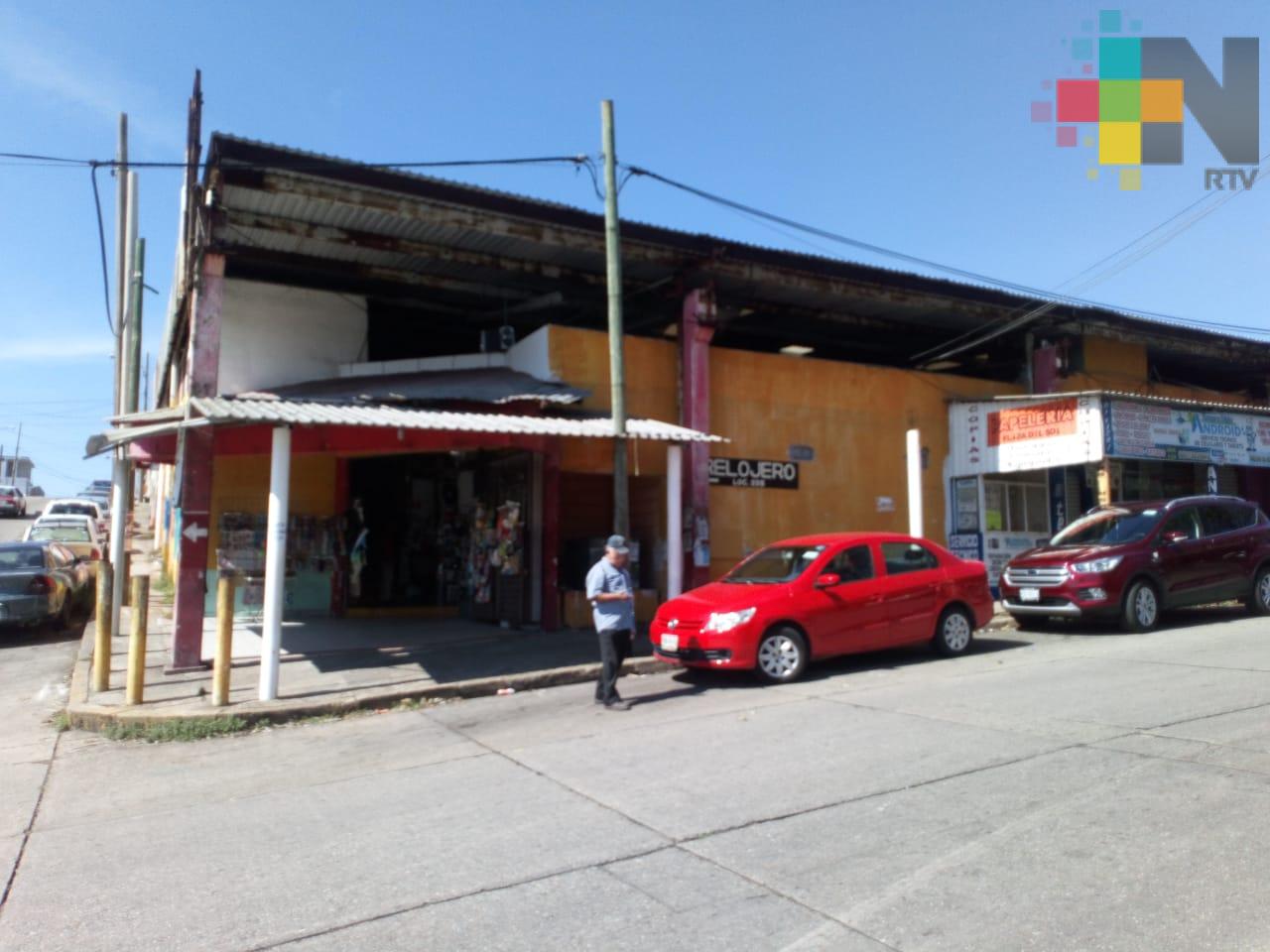 Supervisan daños en los mercados de Coatzacoalcos; comienzan con Plaza del Sol