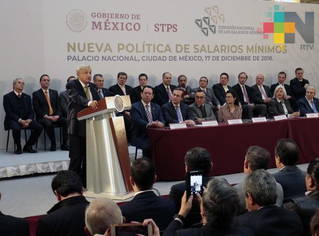Aumento a salario mínimo marca nueva etapa de la política laboral: López Obrador